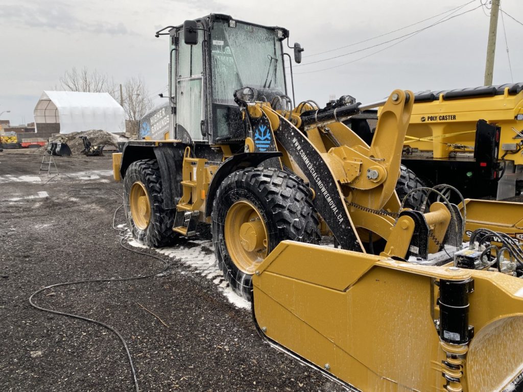 Heavy equipment fleet washing